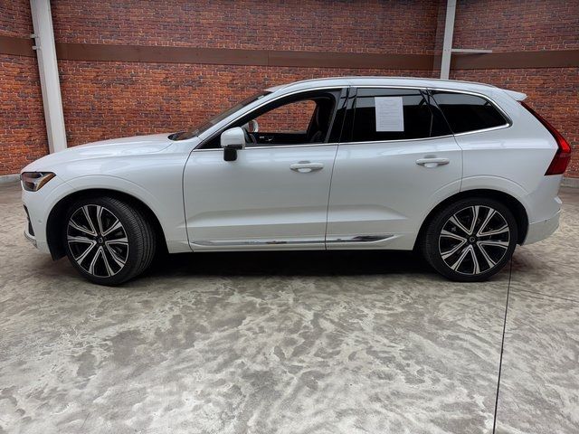 2023 Volvo XC60 Ultimate Bright Theme