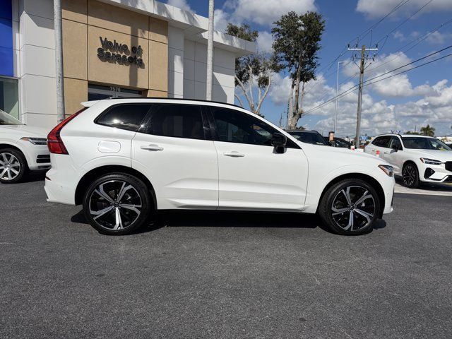 2023 Volvo XC60 Ultimate Dark Theme