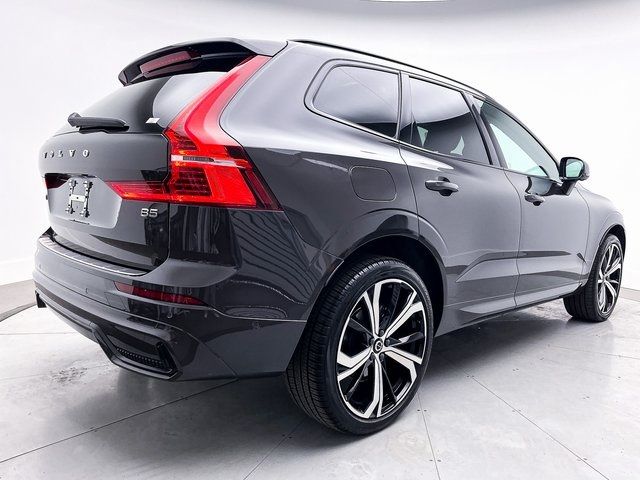 2023 Volvo XC60 Ultimate Dark Theme