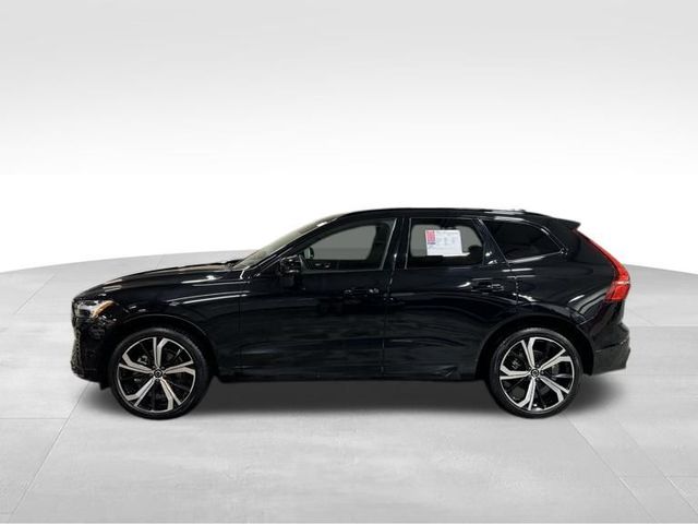 2023 Volvo XC60 Ultimate Dark Theme