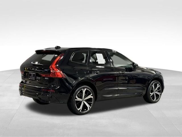 2023 Volvo XC60 Ultimate Dark Theme