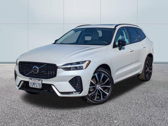 2023 Volvo XC60 Ultimate Dark Theme