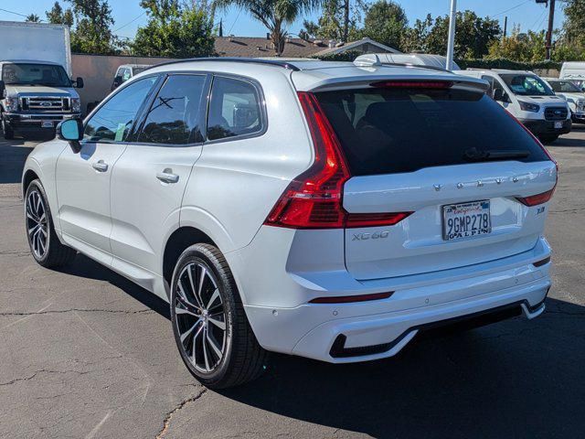 2023 Volvo XC60 Ultimate Dark Theme