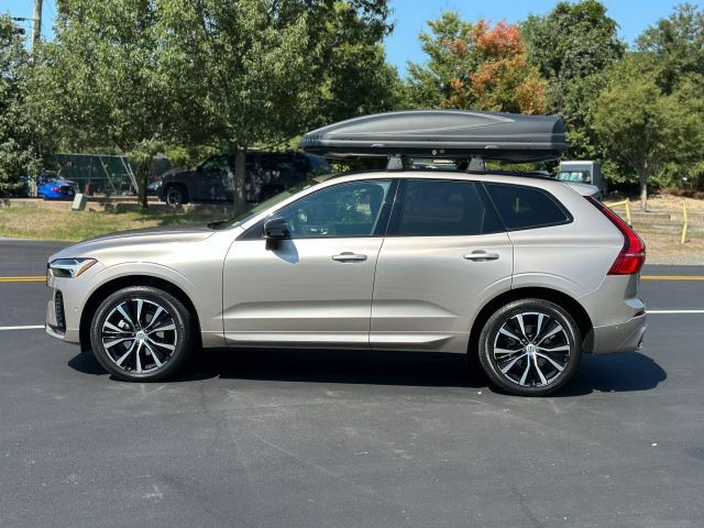 2023 Volvo XC60 Ultimate Dark Theme