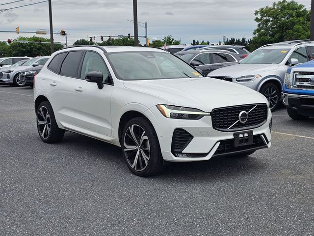 2023 Volvo XC60 Ultimate Dark Theme