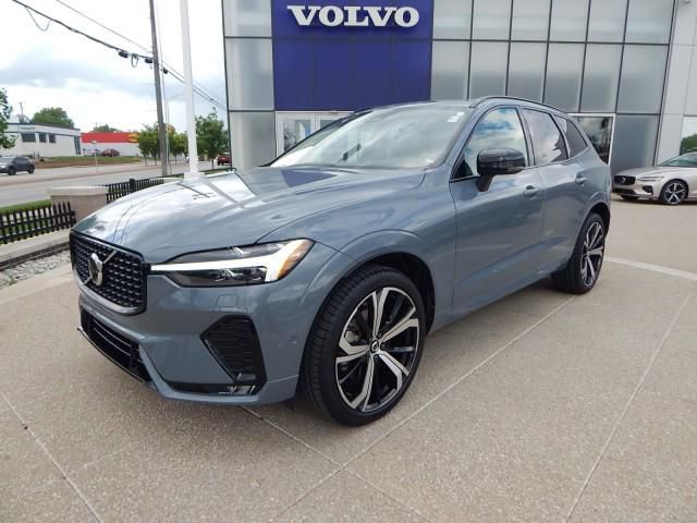 2023 Volvo XC60 Ultimate Dark Theme