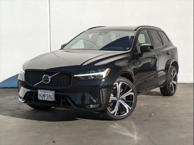 2023 Volvo XC60 Ultimate Dark Theme