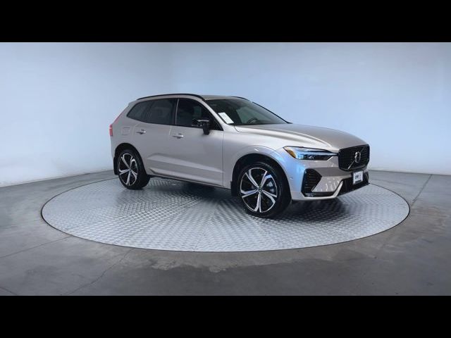 2023 Volvo XC60 Ultimate Dark Theme