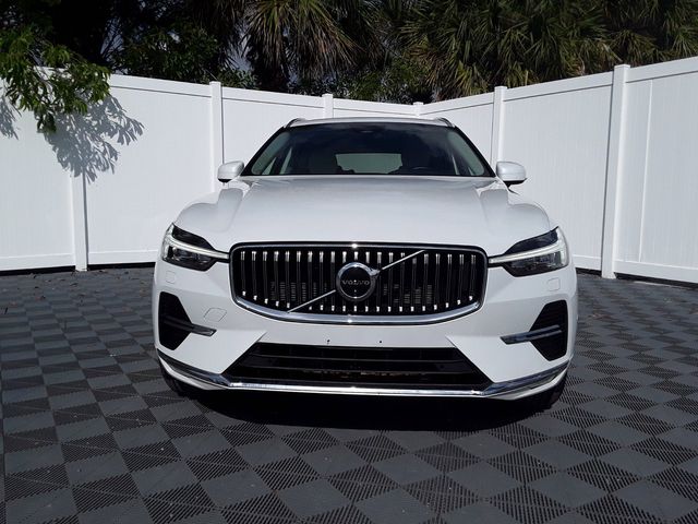 2023 Volvo XC60 Plus Bright Theme