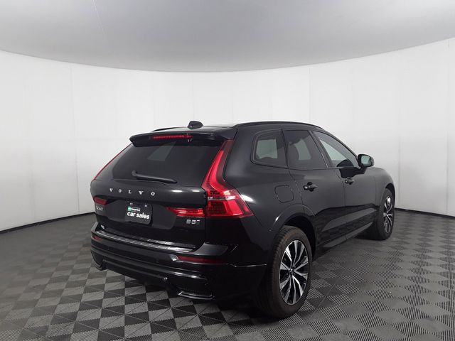 2023 Volvo XC60 Plus Dark Theme