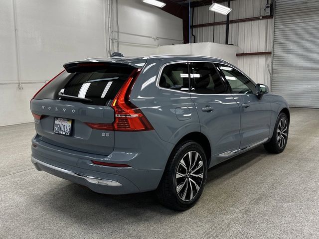 2023 Volvo XC60 Plus Bright Theme