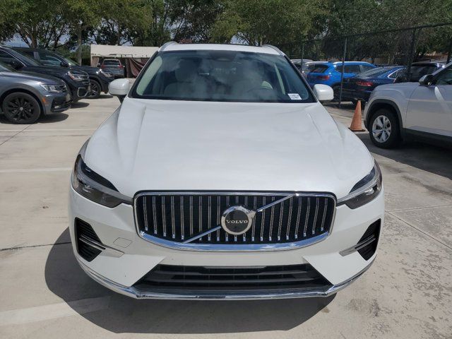 2023 Volvo XC60 Plus Bright Theme