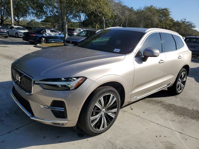 2023 Volvo XC60 Plus Bright Theme