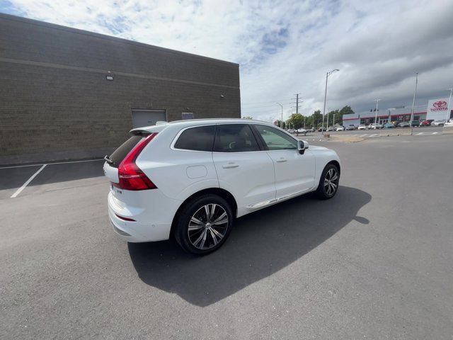 2023 Volvo XC60 Plus Bright Theme