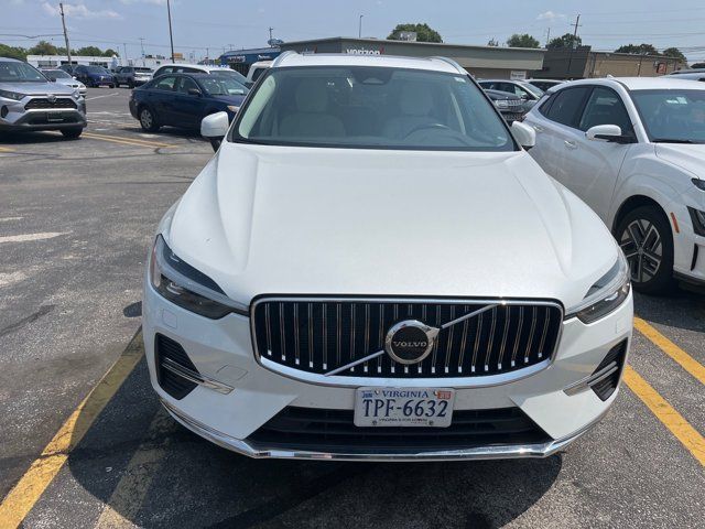 2023 Volvo XC60 Plus Bright Theme