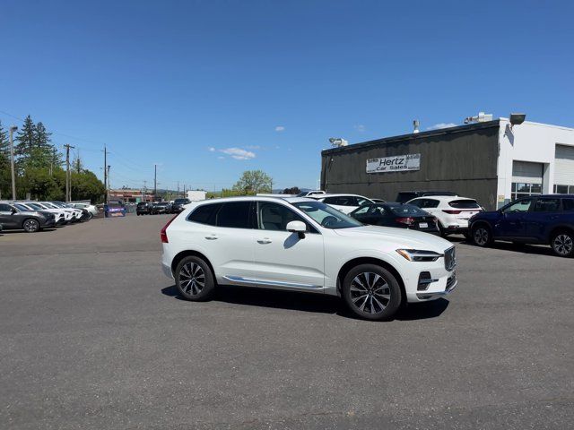 2023 Volvo XC60 Plus Bright Theme