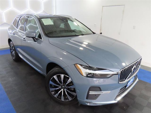 2023 Volvo XC60 Plus Bright Theme