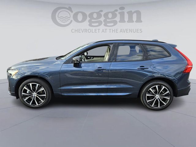 2023 Volvo XC60 Plus Dark Theme