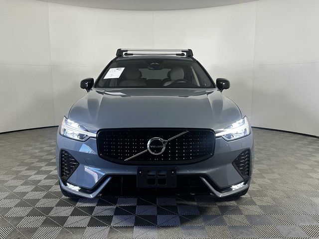 2023 Volvo XC60 Plus Dark Theme