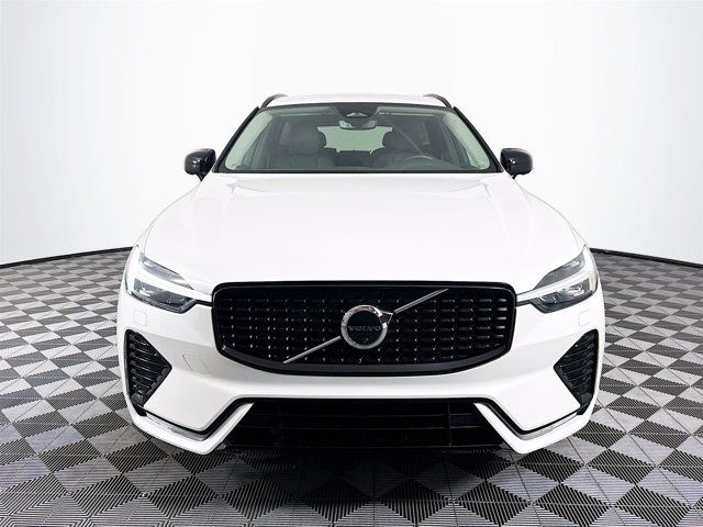 2023 Volvo XC60 Plus Dark Theme