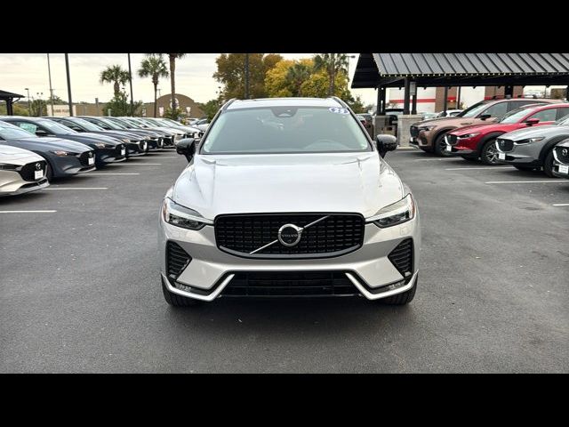 2023 Volvo XC60 Plus Dark Theme