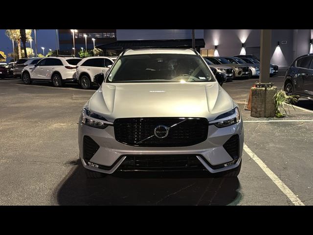 2023 Volvo XC60 Plus Dark Theme