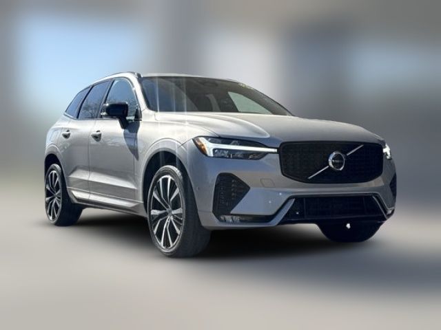 2023 Volvo XC60 Plus Dark Theme