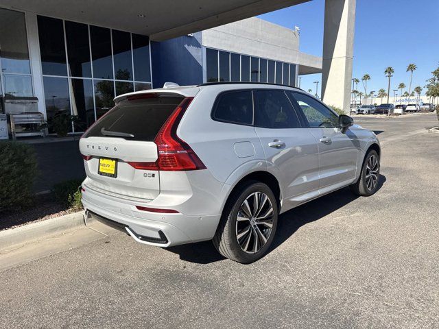 2023 Volvo XC60 Plus Dark Theme