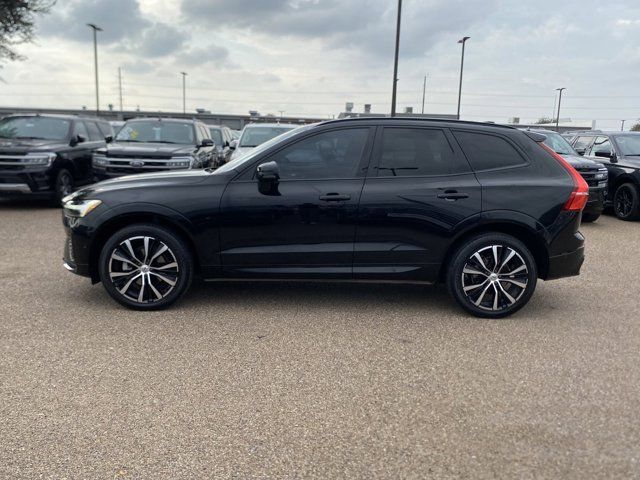 2023 Volvo XC60 Plus Dark Theme