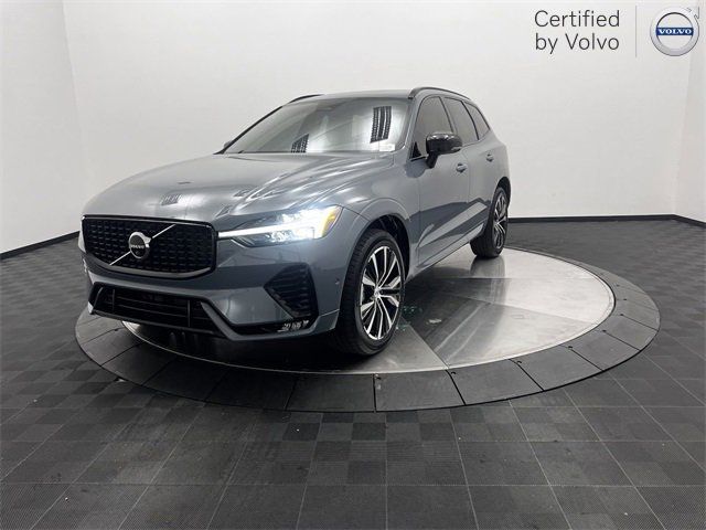 2023 Volvo XC60 Plus Dark Theme