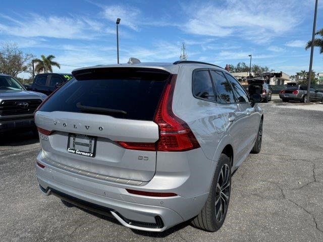 2023 Volvo XC60 Plus Dark Theme