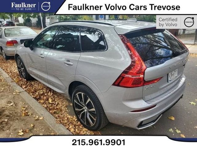 2023 Volvo XC60 Plus Dark Theme