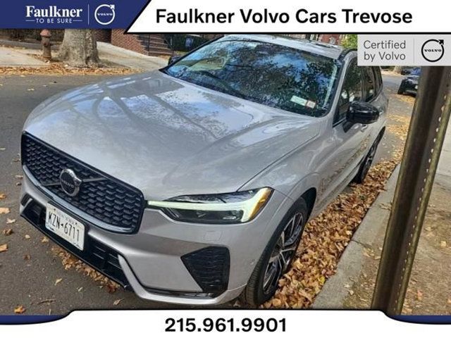 2023 Volvo XC60 Plus Dark Theme