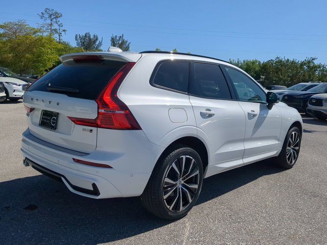 2023 Volvo XC60 Plus Dark Theme
