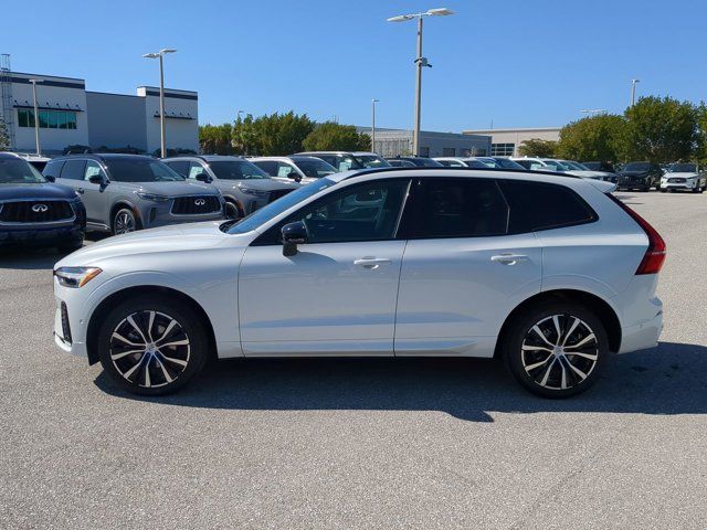 2023 Volvo XC60 Plus Dark Theme