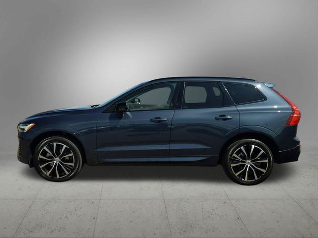 2023 Volvo XC60 Plus Dark Theme