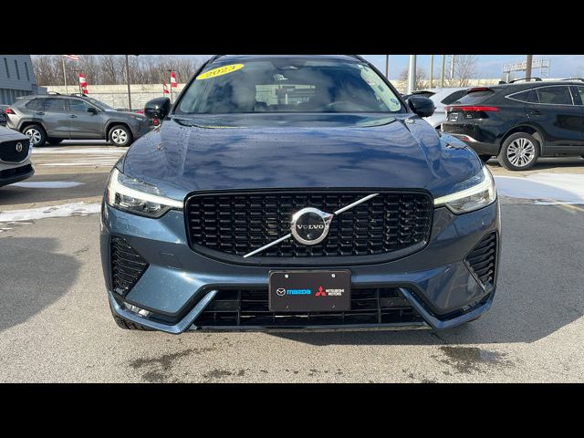 2023 Volvo XC60 Plus Dark Theme