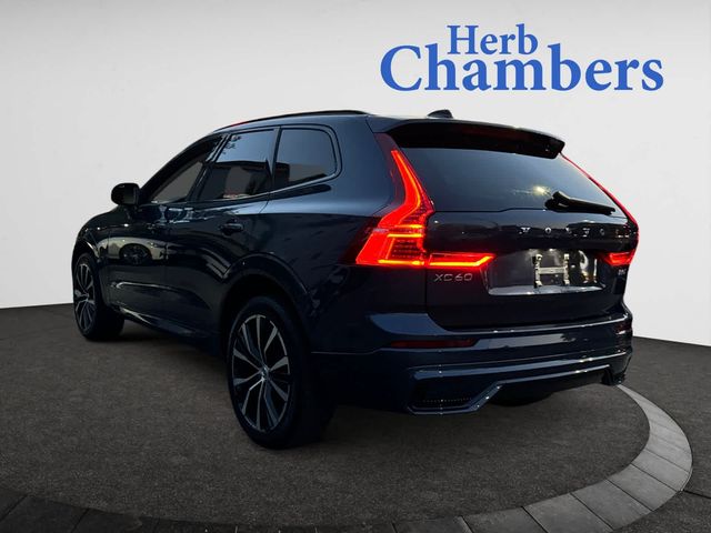 2023 Volvo XC60 Plus Dark Theme