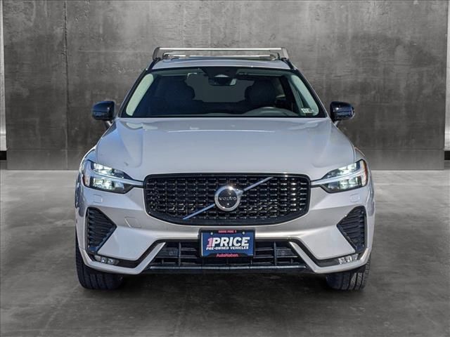 2023 Volvo XC60 Plus Dark Theme