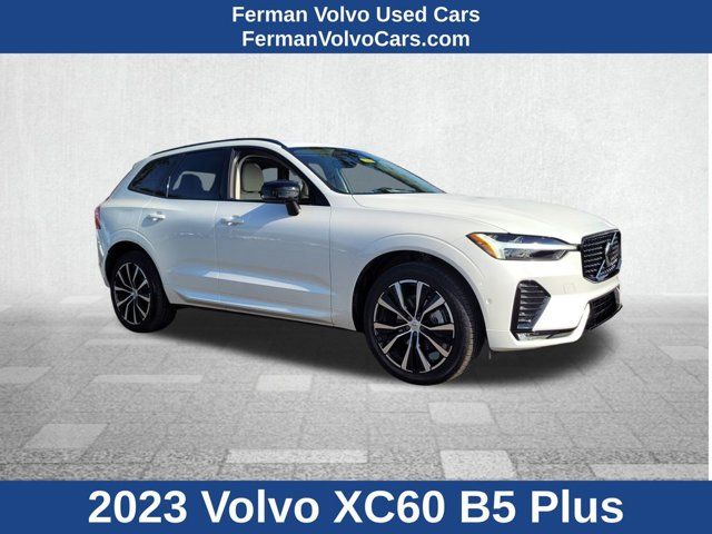 2023 Volvo XC60 Plus Dark Theme