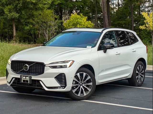 2023 Volvo XC60 Plus Dark Theme