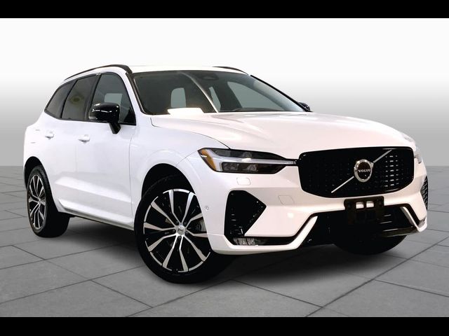 2023 Volvo XC60 Plus Dark Theme