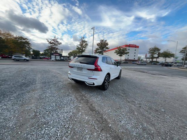 2023 Volvo XC60 Plus Dark Theme