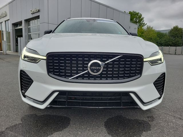 2023 Volvo XC60 Plus Dark Theme