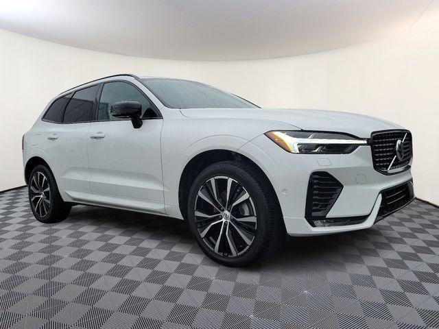 2023 Volvo XC60 Plus Dark Theme