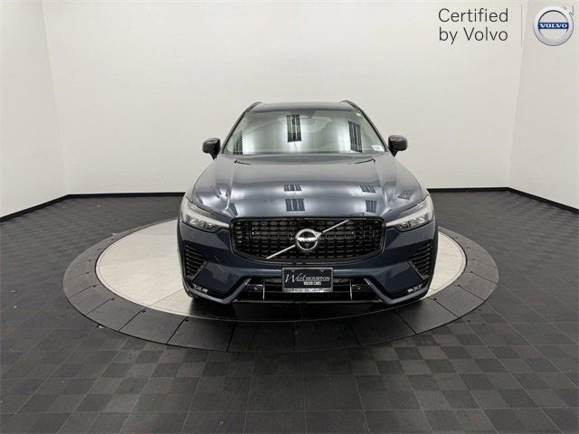 2023 Volvo XC60 Plus Dark Theme