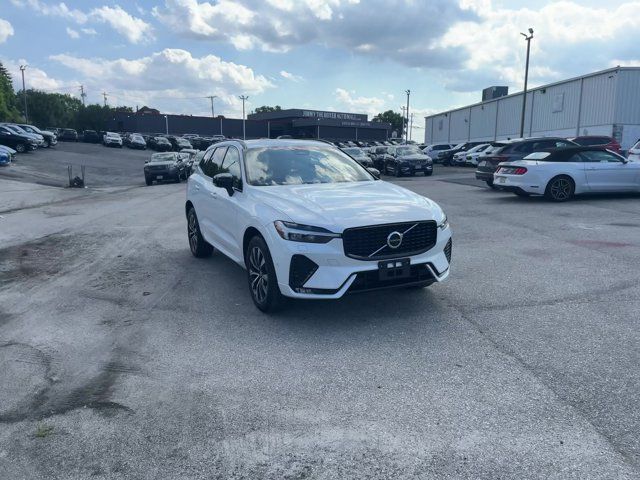 2023 Volvo XC60 Plus Dark Theme