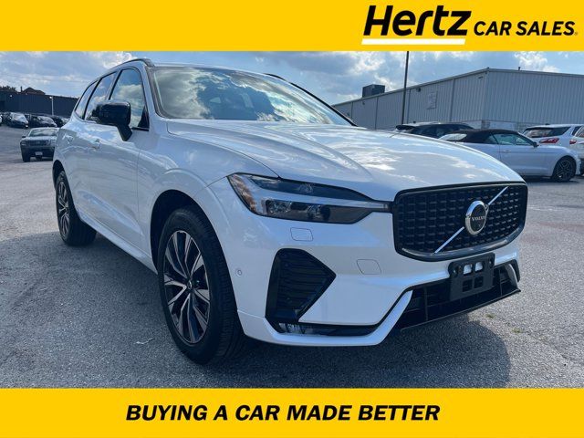 2023 Volvo XC60 Plus Dark Theme