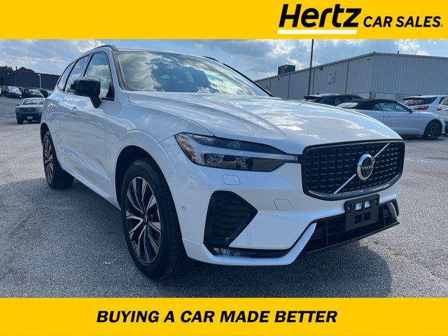 2023 Volvo XC60 Plus Dark Theme