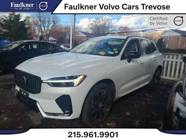 2023 Volvo XC60 Plus Dark Theme